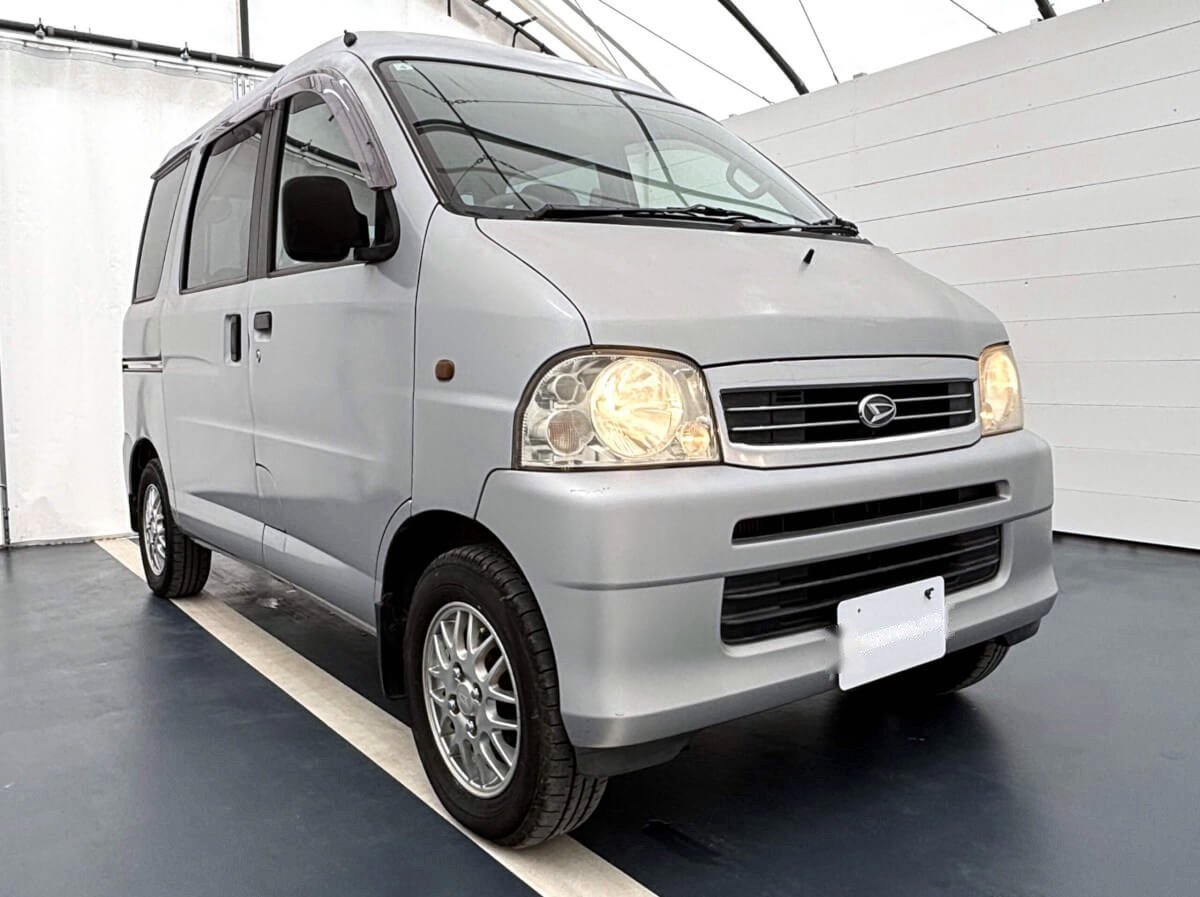Apr. 2001 Daihatsu Atrai (DHAR0042706R0805)