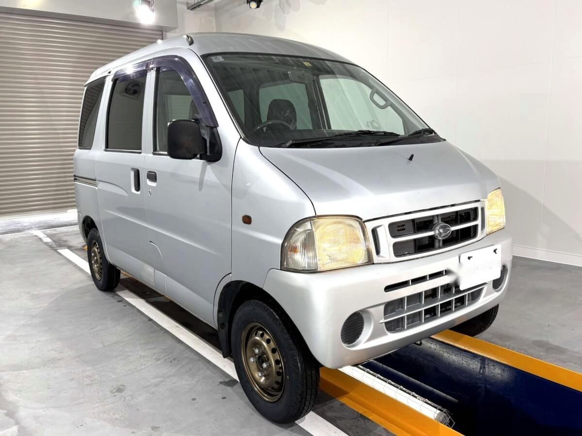 Aug. 2000 Daihatsu, Hijet Cargo Hijet Van (DHHC0019818R0702)