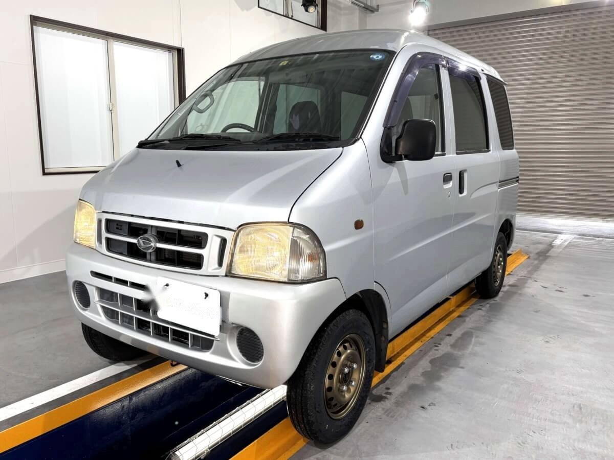 Aug. 2000 Daihatsu, Hijet Cargo Hijet Van (DHHC0019818R0702)