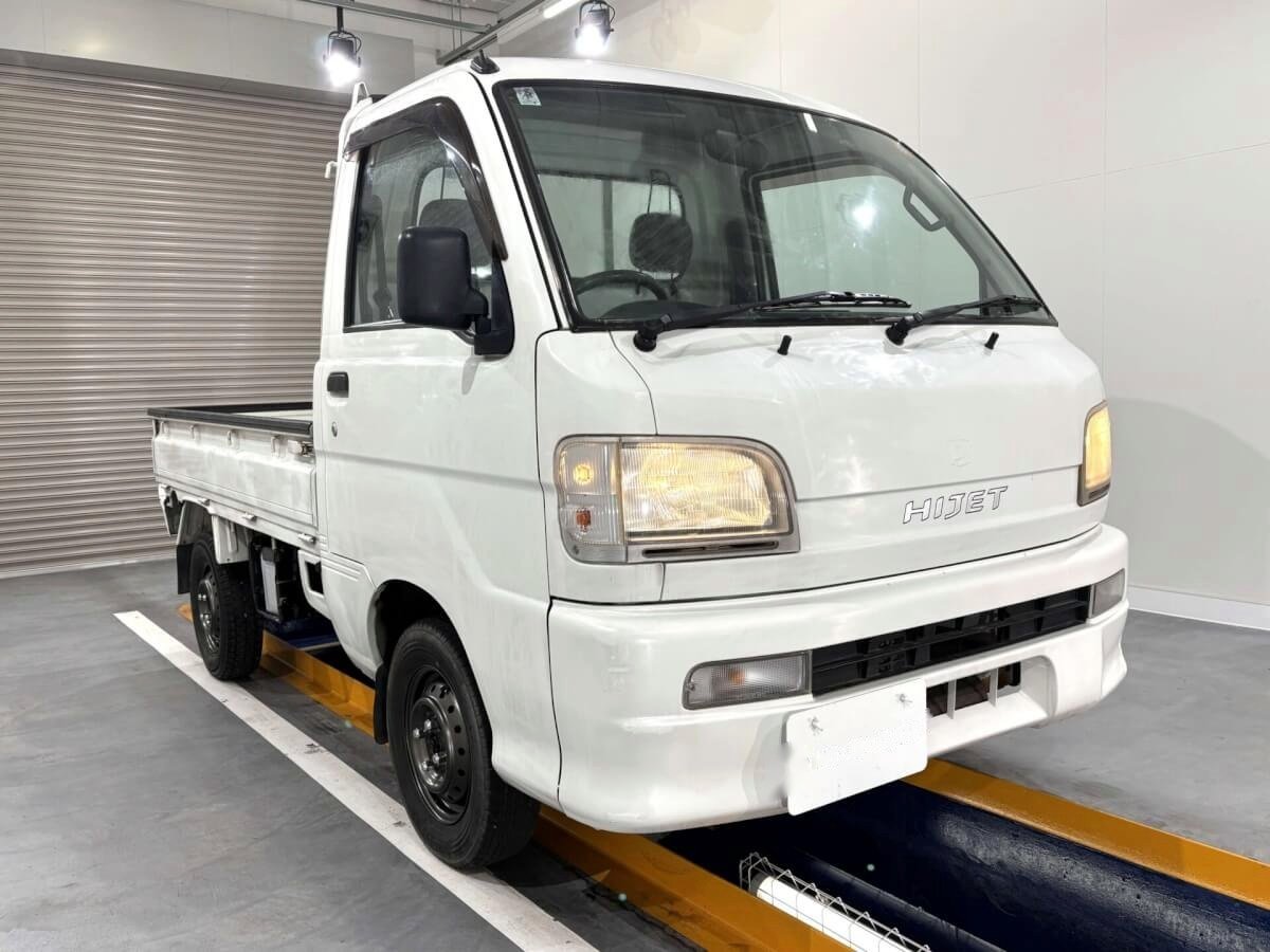 Jan. 2001 Daihatsu Hijet Truck (DHHT0098514R0806)