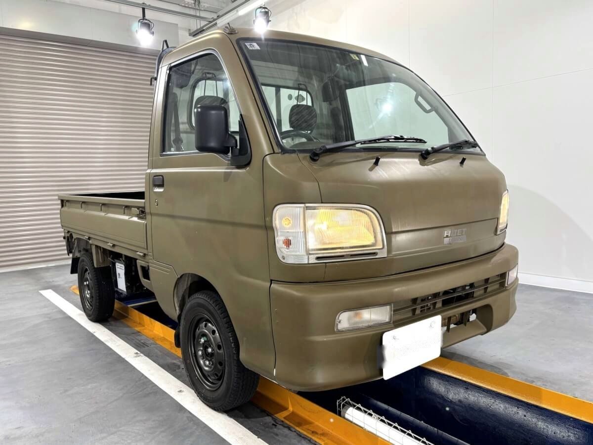 Oct. 2001 Daihatsu Hijet Truck (DHHT0134176R0806)
