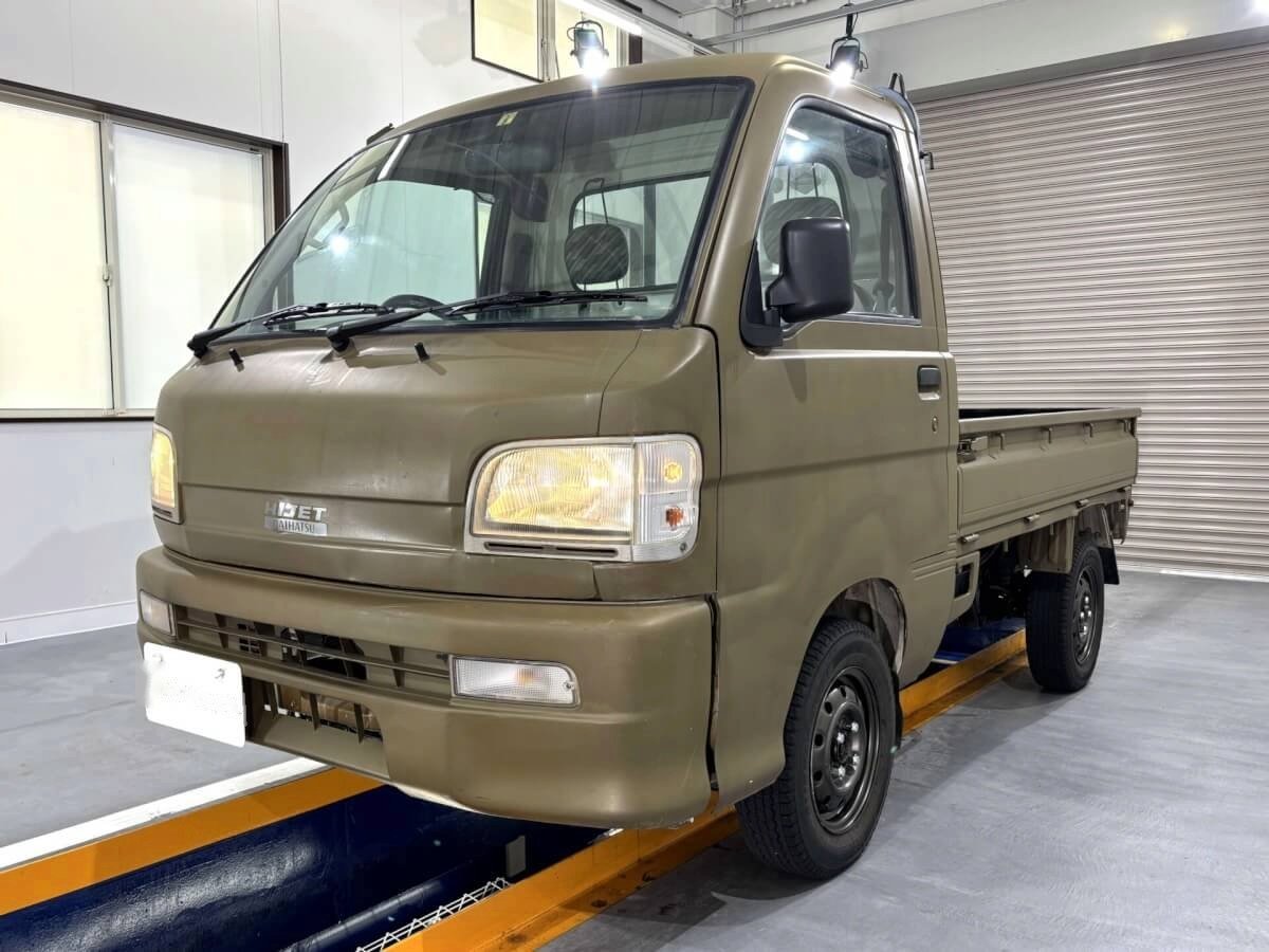 Oct. 2001 Daihatsu Hijet Truck (DHHT0134176R0806)
