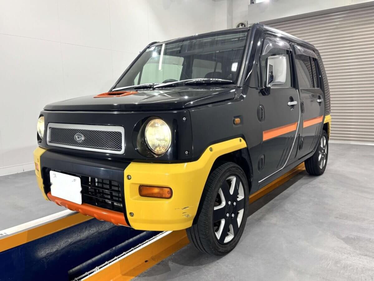 Jul. 2001 Daihatsu Naked (DHNK0035033R0806)