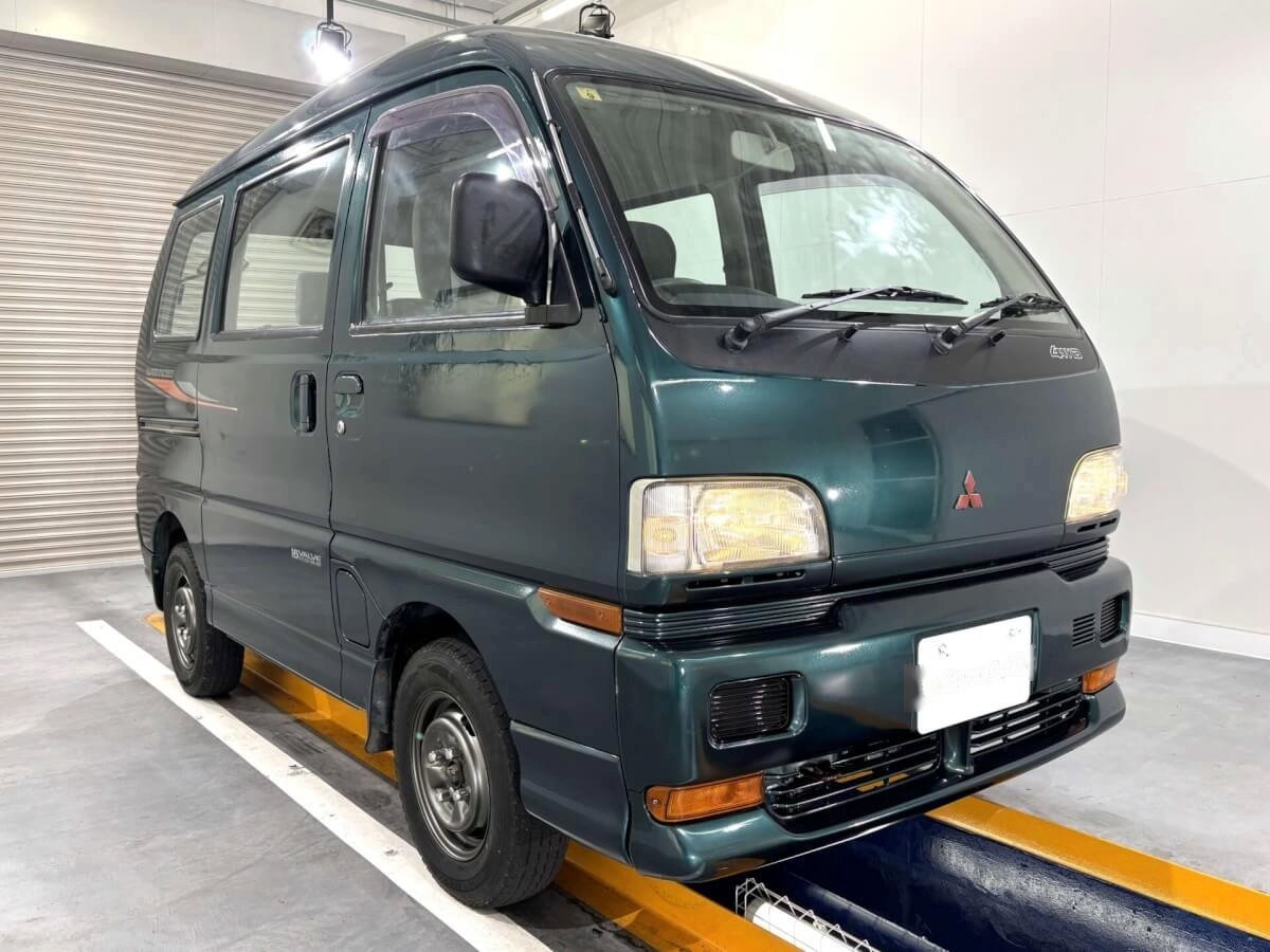1995 Mitsubishi Bravo (MBBV0103020R0806)