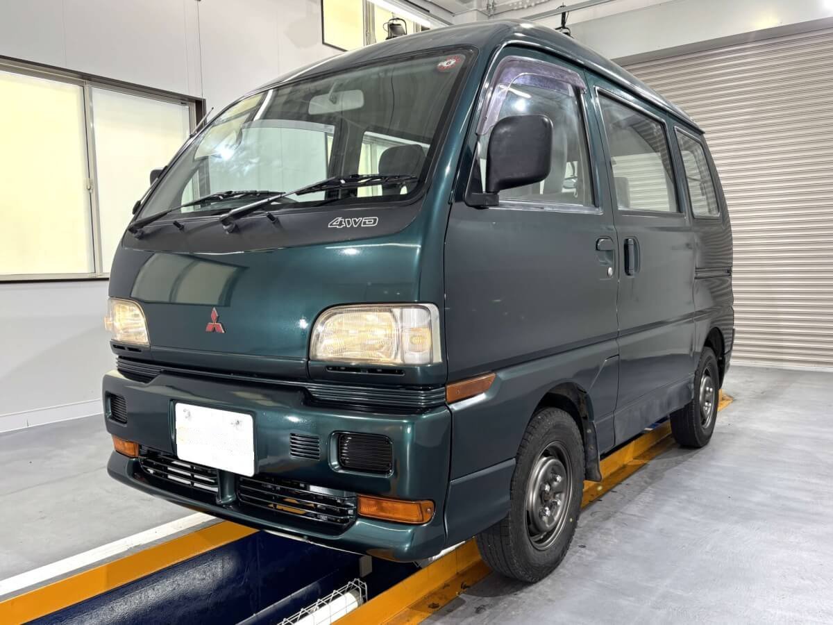 1995 Mitsubishi Bravo (MBBV0103020R0806)