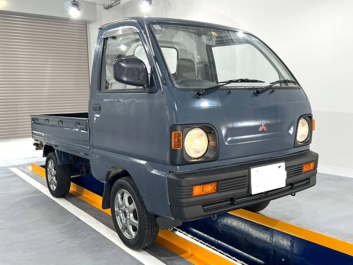 1993 Mitsubishi Minicab Truck (MBMT0132698R0607)
