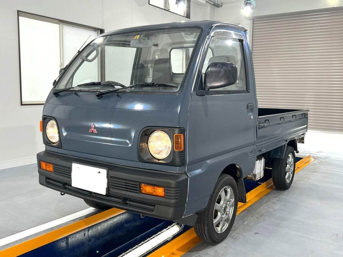1993 Mitsubishi Minicab Truck (MBMT0132698R0607)