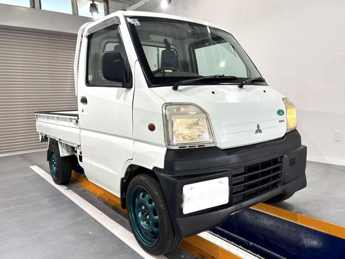 2000 Mitsubishi Minicab Truck (MBMT0212823R0806)