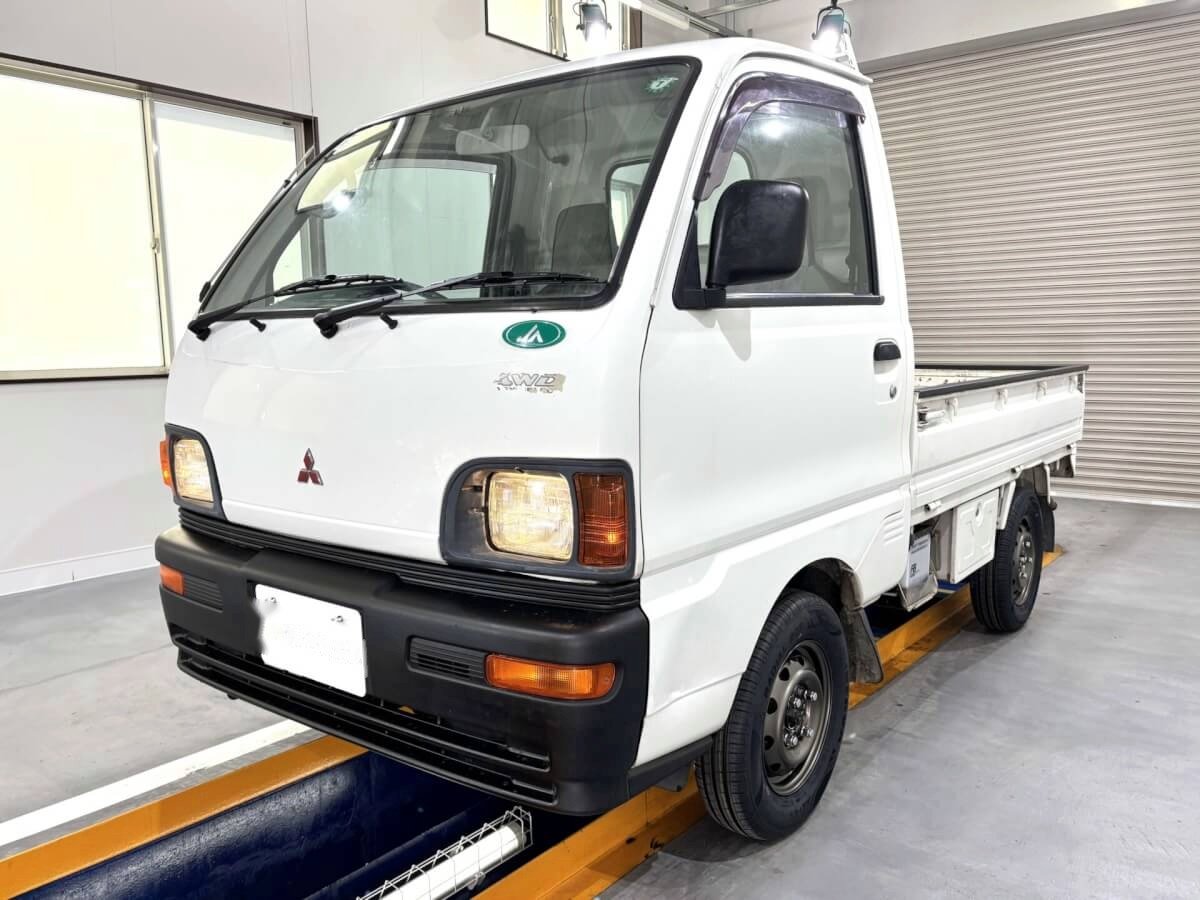 1996 Mitsubishi Minicab Truck (MBMT0409466R0803)