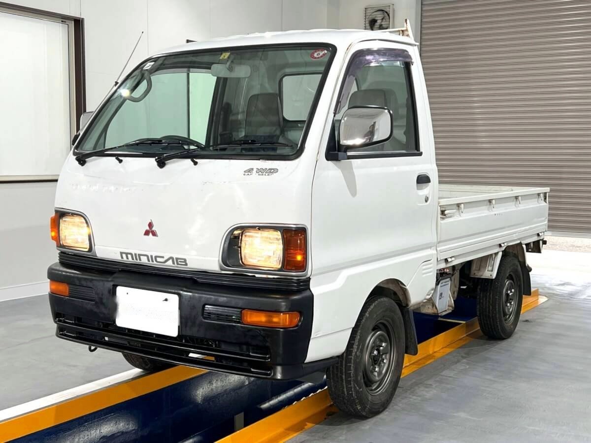 1997 Mitsubishi Minicab Truck (MBMT0442266R0705)