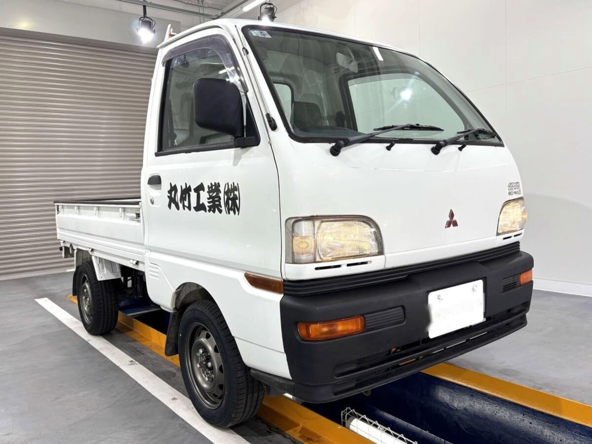 1997 Mitsubishi Minicab Truck (MBMT0504630R0806)