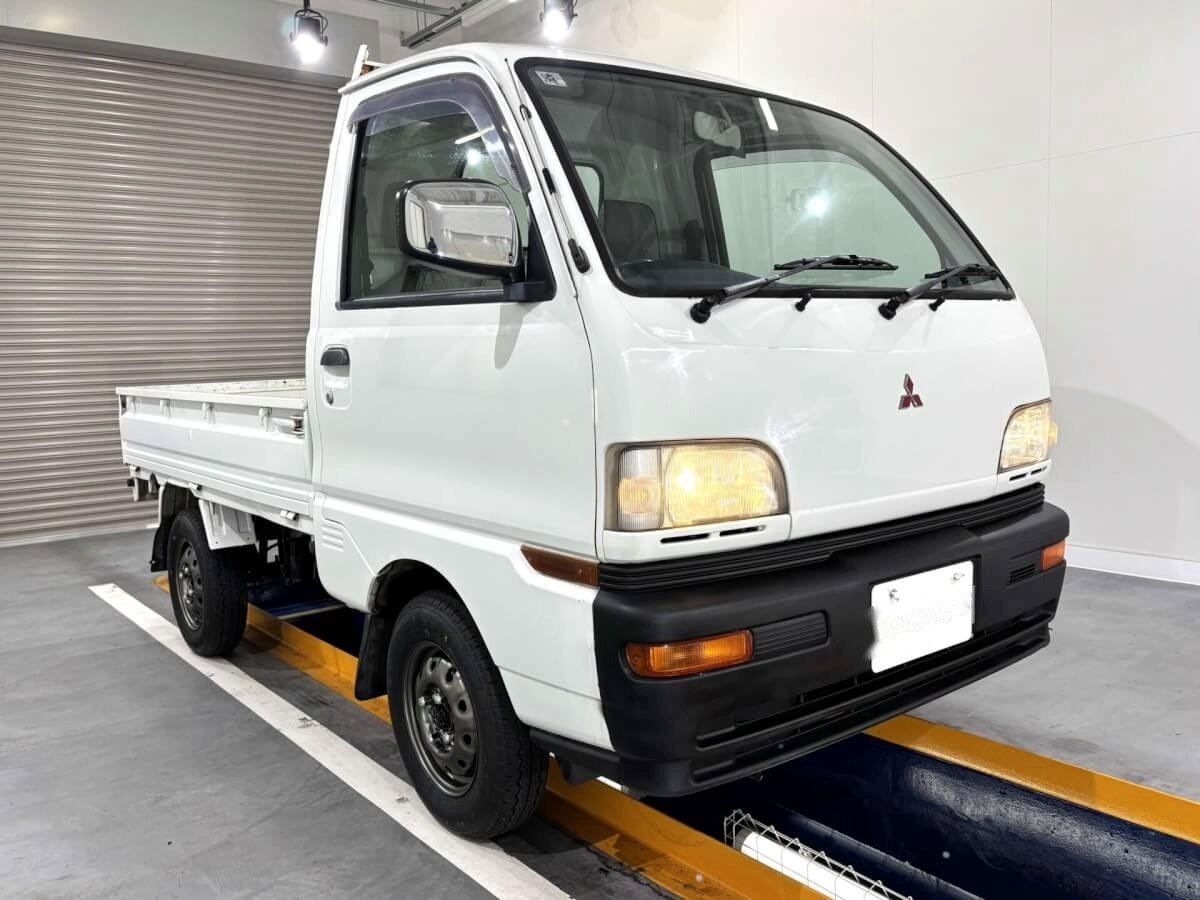 1998 Mitsubishi Minicab Truck (MBMT0518495R0807)