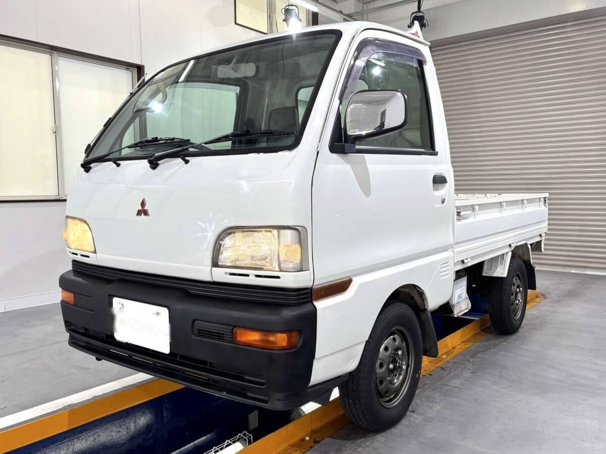 1998 Mitsubishi Minicab Truck (MBMT0518495R0807)