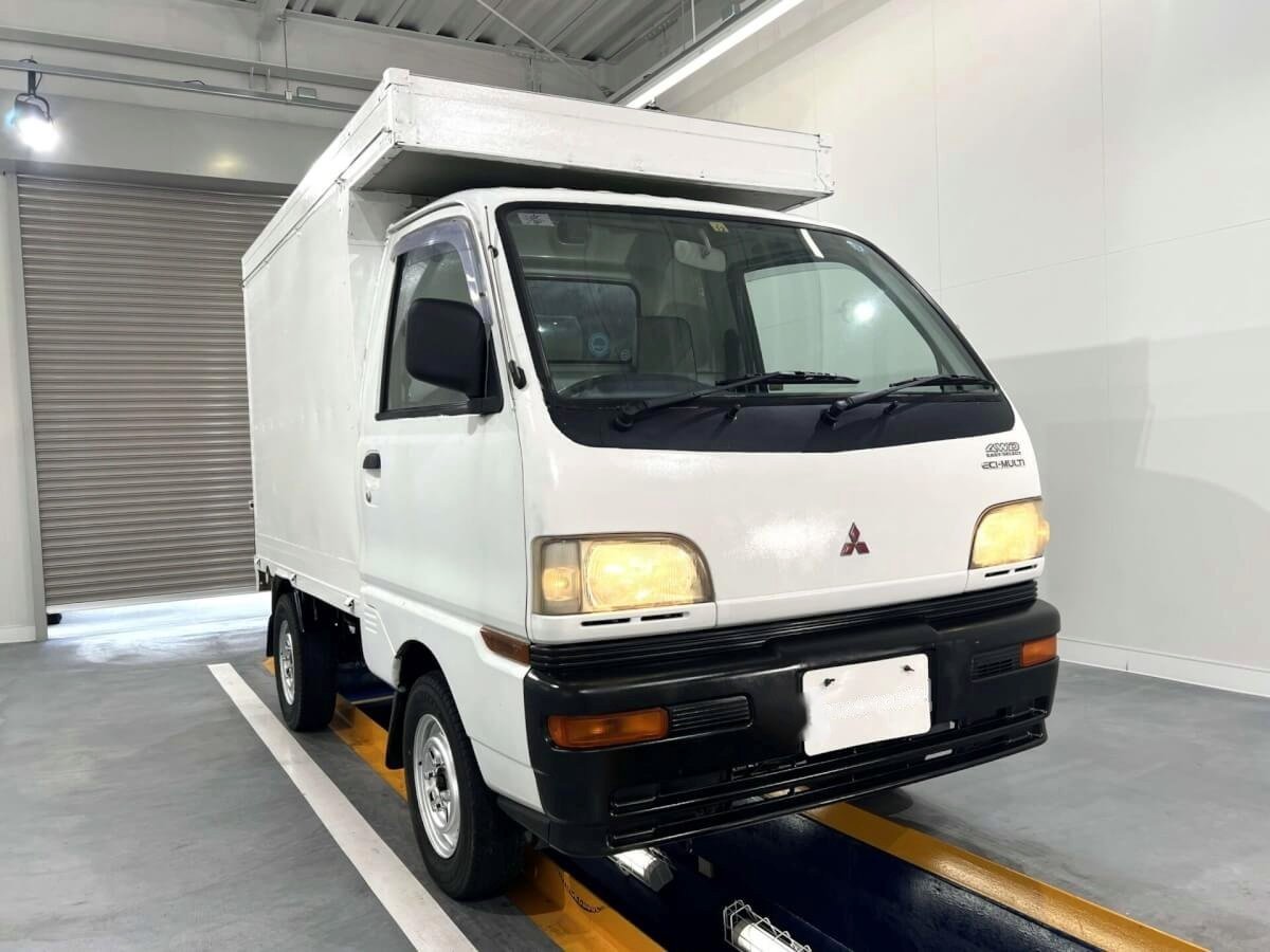 1998 Mitsubishi Minicab Truck (MBMT0522478R0708)