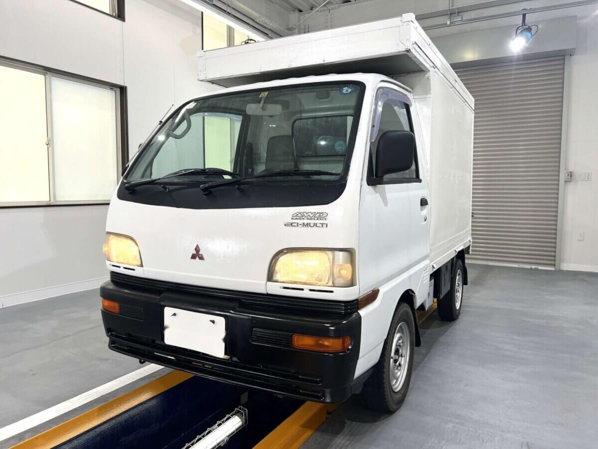 1998 Mitsubishi Minicab Truck (MBMT0522478R0708)
