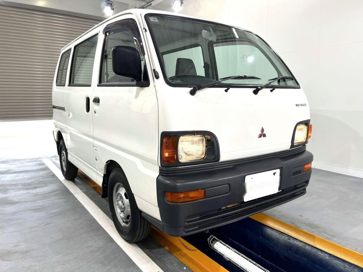 1998 Mitsubishi Minicab Van (MBMV0510654R0707)