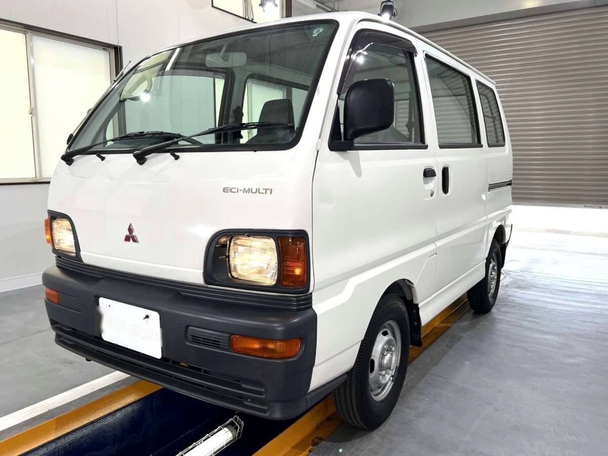 1998 Mitsubishi Minicab Van (MBMV0510654R0707)