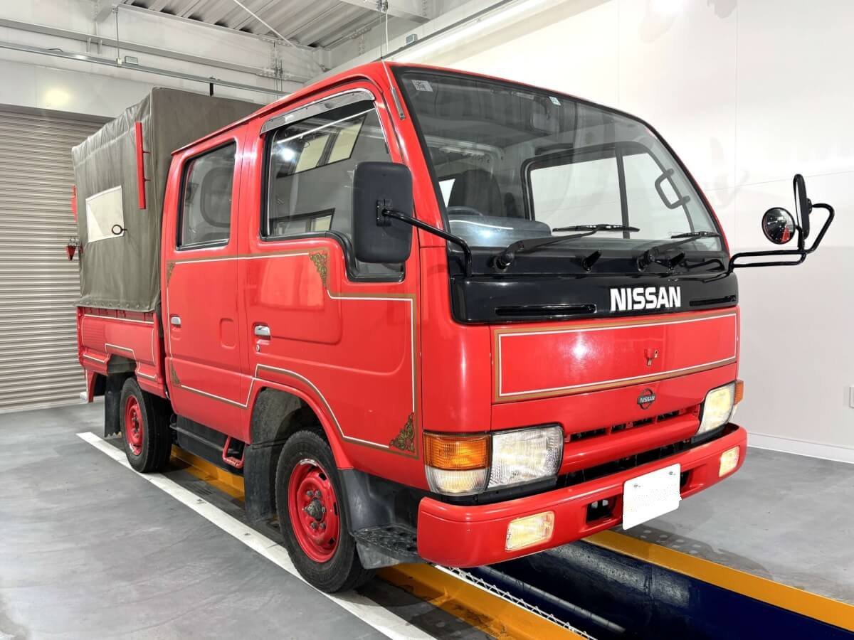 Oct. 1993 Nissan Atlas Truck (NSAT001787R0805)