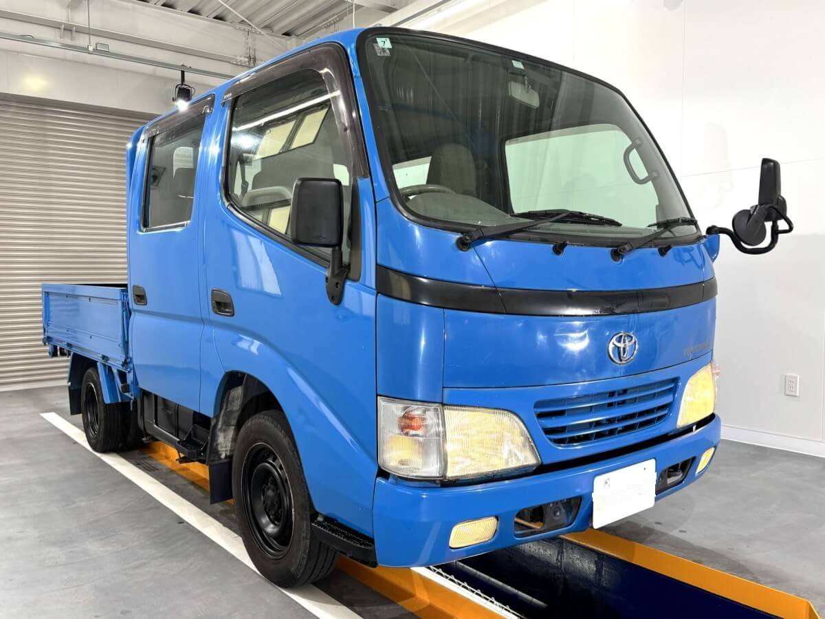Aug. 2001 Toyota Dyna Truck (TYDN0001204R0803)