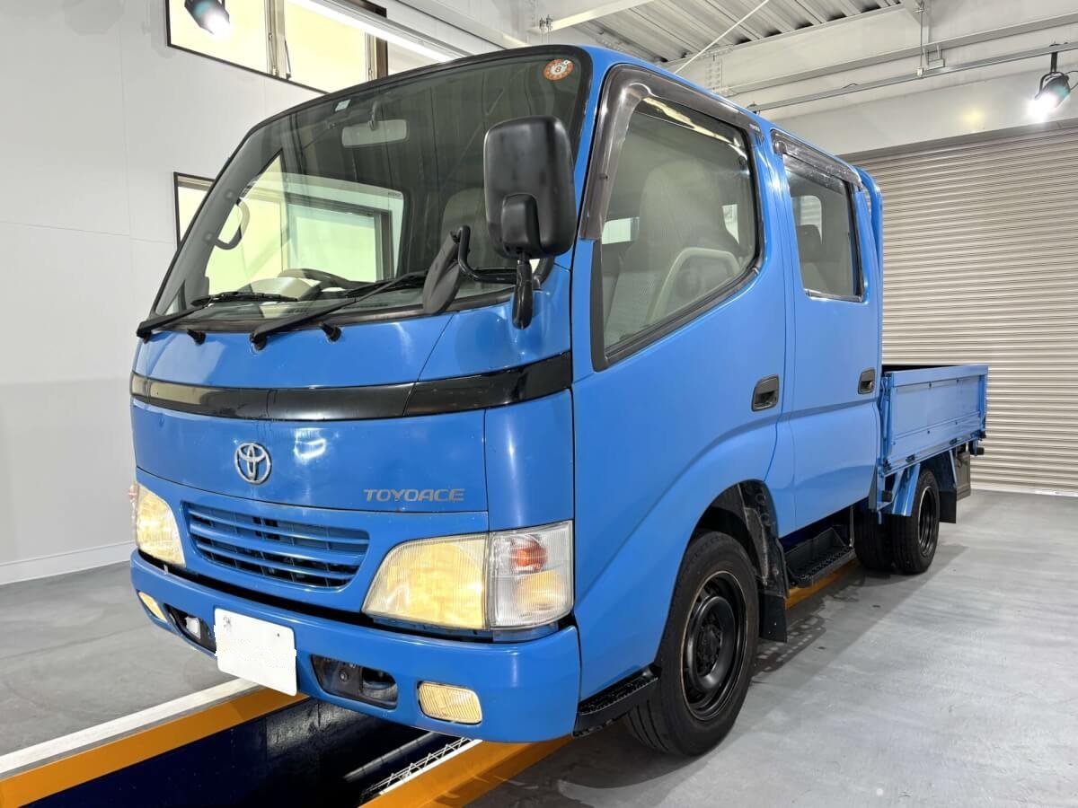 Aug. 2001 Toyota Dyna Truck (TYDN0001204R0803)