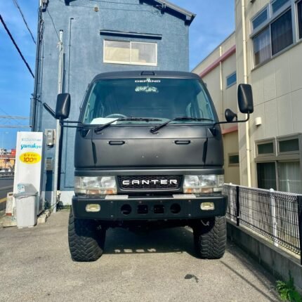 Mitsubishi Canter double cab 4WD diesel truck